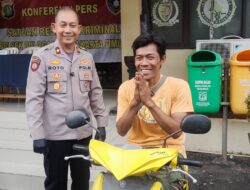 Motor Yang Sudah Terparkir di Trotoar Selama 3 Hari, Di Kembalikan Lagi Kepada Pemiliknya Oleh Polsek Pulogadung