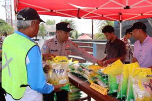 Polsek Lawang Kidul Gelar Gerakan Pangan Murah, 2 Ton Beras Ludes Dalam 90 Menit