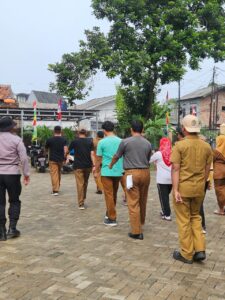 Jelang Lomba PBB, Bhabinkamtibmas dan Babinsa Dampingi Warga Jatiraden Berlatih