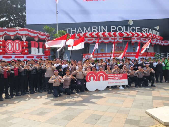 
					Lagu Indonesia Raya Bergema di Bundaran HI Sambut HUT ke-80 RI