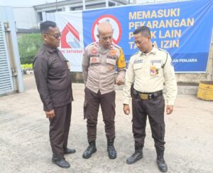 Bhabinkamtibmas Bantargebang Lakukan Pembinaan Satpam PT Wings