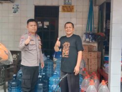 Bhabinkamtibmas Jatiluhur Sambangi Ketua RW, Ajak Warga Bersinergi Jaga Keamanan