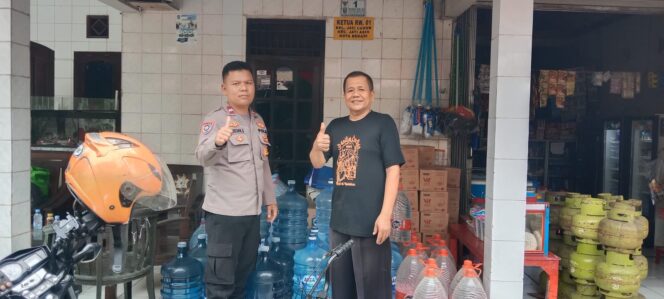 
					Bhabinkamtibmas Jatiluhur Sambangi Ketua RW, Ajak Warga Bersinergi Jaga Keamanan
