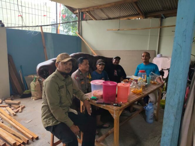 
					Cegah Curanmor dan Tawuran, Bhabinkamtibmas Cikiwul Ajak Warga Aktifkan Siskamling