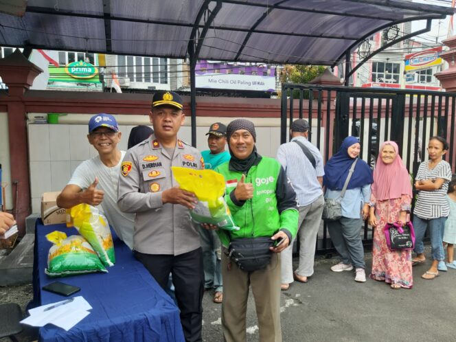 
					Polsek Bekasi Selatan Gelar Gerakan Pangan Murah, Pastikan Ketersediaan dan Keterjangkauan Bahan Pokok