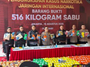 Ditresnarkoba Polda Metro Jaya menangkap 7 tersangka narkoba jenis sabu dengan barang bukti 516 kilogram