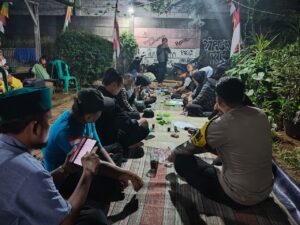 Cegah Kejahatan, Bhabinkamtibmas Cikiwul Ajak Pokdar Kamtibmas dan Warga Bersinergi