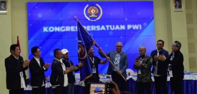 
					Akhmad Munir Terpilih Sebagai Ketum PWI 2025-2030 Hasil Kongres PWI Di Cikarang Bekasi