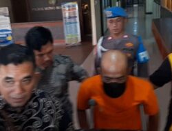 POLRES METRO BEKASI KOTA UNGKAP KASUS PENIPUAN DAN PENGGELAPAN MODUS JUAL-BELI SERTA SERVIS VESPA ANTIK