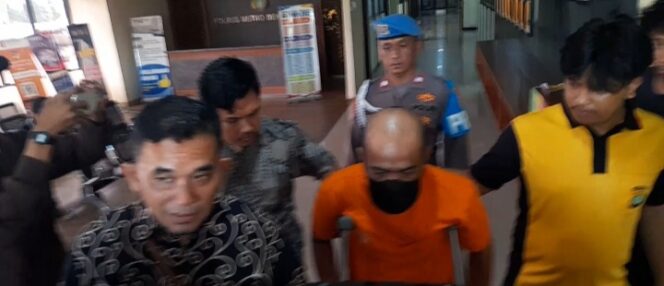 
					POLRES METRO BEKASI KOTA UNGKAP KASUS PENIPUAN DAN PENGGELAPAN MODUS JUAL-BELI SERTA SERVIS VESPA ANTIK