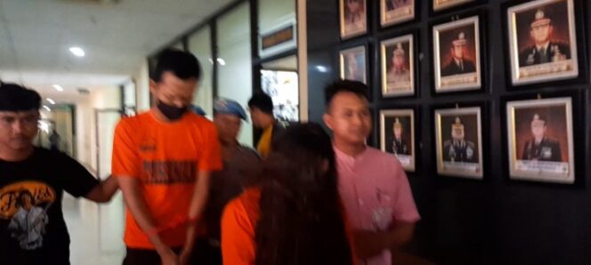 
					POLRES METRO BEKASI KOTA UNGKAP KASUS TINDAK KEKERASAN SEKSUAL BERBASIS ELEKTRONIK