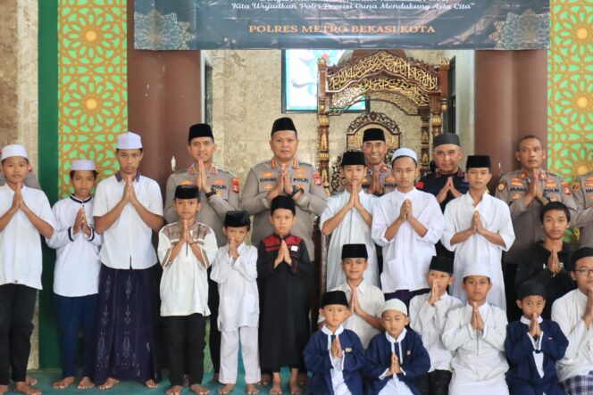 
					Polres Metro Bekasi Kota Peringati Maulid Nabi Muhammad SAW dengan Semangat Meneladani Akhlak Rasulullah