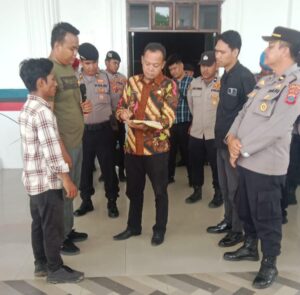 Diduga Adanya Penyalahgunaan Wewenang, Perwakilan Masyarakat Desa Simatahari Kecamatan Kota Pinang, Gelar Unjuk Rasa Di Polres Labusel
