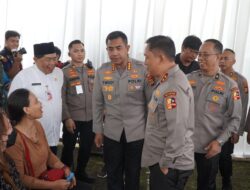 Antusiasme Tinggi, Warga Padati Gerakan Pangan Murah Polri dan Jumat Berkah di Jakarta Barat