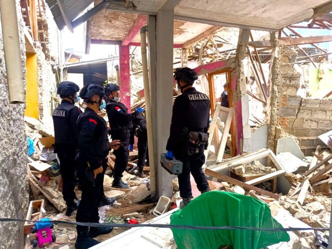 
					Detasemen Gegana Satbrimob Polda Metro Jaya Tangani Ledakan Gas di Pondok Cabe Ilir, Tangerang Selatan