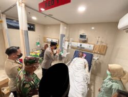 Kapolres Tangsel Jenguk Korban Ledakan di Pamulang, Serahkan Bantuan Sosial