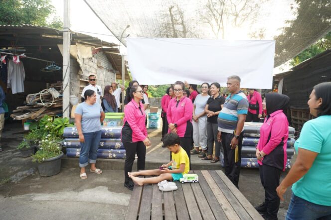 
					Peduli Sesama, Ketua Umum Bhayangkari salurkan bantuan untuk Masyarakat Terdampak Banjir di Bali