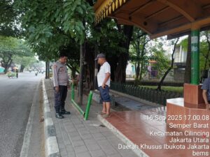Respon Cepat Polsek Cilincing Tindaklanjuti Video Viral Soal Pagar Halte Hilang dan Minim Penerangan