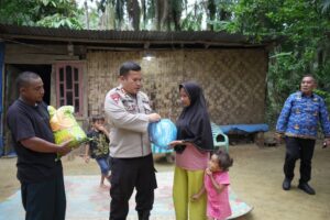 Kapolres Labuhanbatu Selatan Bersama Wakil Bupati Tinjau Penderita Stunting Dan Gizi Buruk