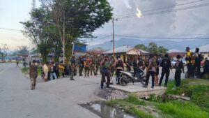 Brimob Polda Papua Bersama Aparat Keamanan Setempat Berhasil Evakuasi Enam Personel TNI AD Satgas Maleo Kopassus di Yalimo, Tiga Luka Berat