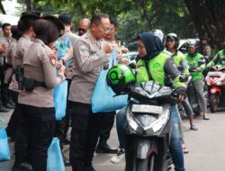 Kapolda Metro Jaya Gelar “Jumat Peduli”, Ojol Siap Jadi Mitra Jaga Jakarta