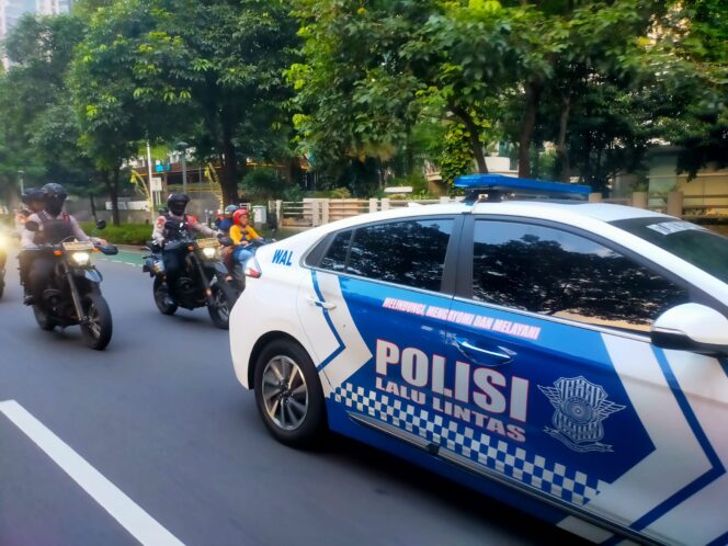
					Patroli Rutin Polda Metro Jaya, Dialogis dan Berikan Himbauan ke Warga
