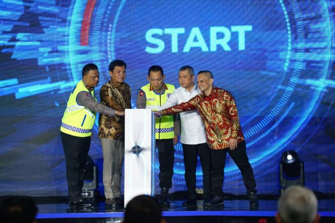 
					Syukuran HUT Lalu Lintas Bhayangkara Ke-70, Wadankorbrimob Polri Hadir Ikuti Jalannya Acara