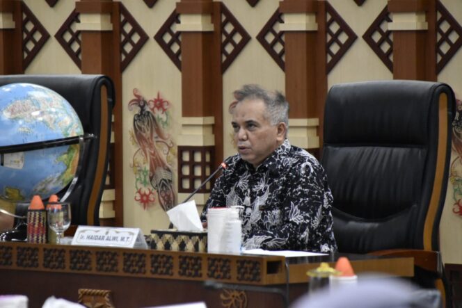 
					SINERGI DUA JALUR PEMBENAHAN POLRI: MENJAWAB KRITIK TERHADAP TIM BENTUKAN KAPOLRI