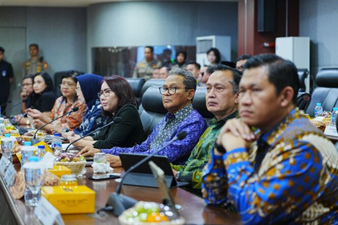 
					Kapolri Gandeng Pakar, Akademisi, dan Pemerhati Kepolisian untuk Beri Masukan Melalui Rapat Akselerasi Transformasi Polri