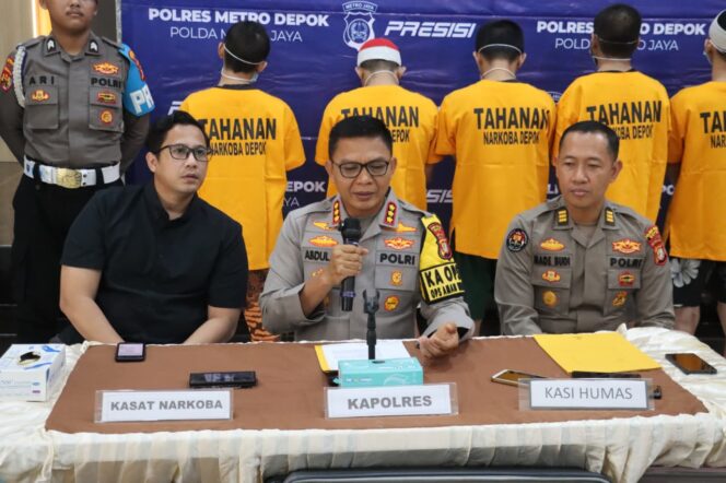 
					Polres Metro Depok Ungkap Kasus Ganja 78 Kilogram, Enam Tersangka Diamankan