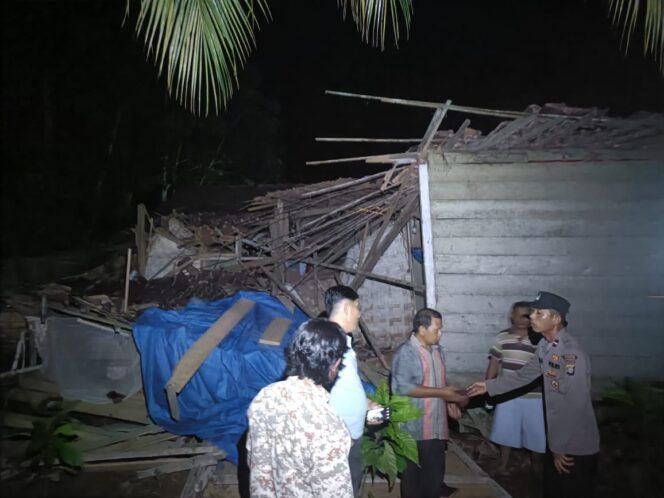 
					Gempa Guncang Tanggamus, 9 Rumah Warga Rusak – Polri Dirikan Posko dan Lakukan Rehabilitasi