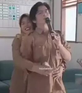 Dua Oknum Kepala Sekolah Asik Berkaraoke Ketika Jam Pelajaran Masih Berlangsung