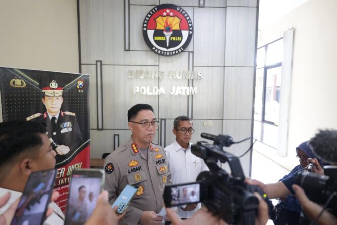 
					Polda Jatim Tangkap MF alias P Terkait Unras Anarkis di Kediri