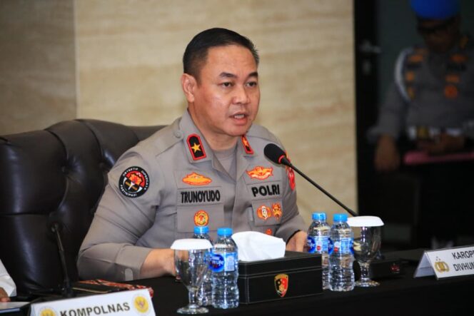 
					Polda Jatim Kembalikan Buku : Tidak Terkait Tindak Pidana