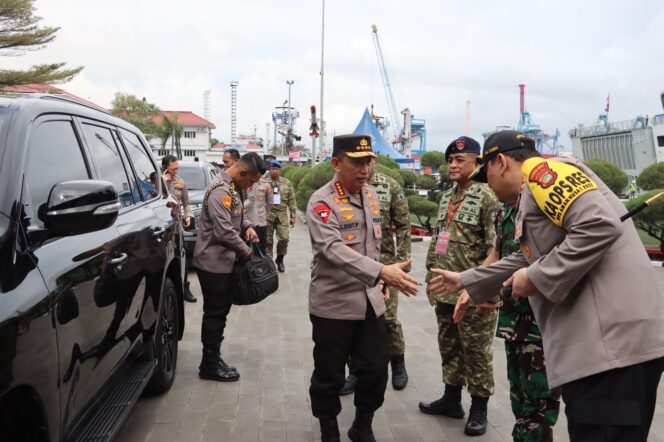 
					Pengamanan Kunjungan Presiden RI Prabowo Subianto Tinjau Kekuatan Maritim TNI AL dan Anugerahkan Kenaikan Pangkat di Mako Kolinlamil Jakarta