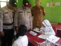 Pastikan Program Berjalan Lancar, Polsek Jatisampurna Monitoring Penyaluran Makan Bergizi Gratis di SDN II