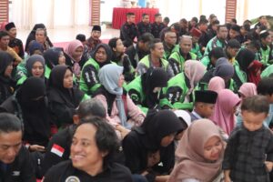 DOA BERSAMA KOMUNITAS OJEK ONLINE DAN SANTUNAN ANAK YATIM POLRES METRO BEKASI WUJUD KEPEDULIAN DAN SINERGI DALAM MEWUJUDKAN KEAMANAN