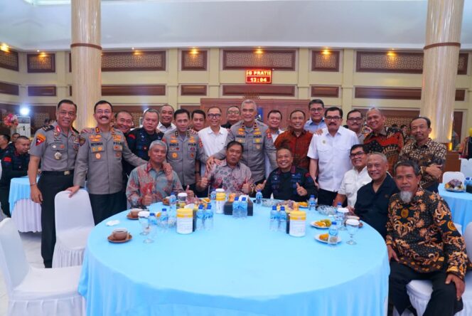 
					Syukuran Kenaikan Pangkat Pimpinan Korps Brimob Polri, Teguhkan Loyalitas dan Soliditas