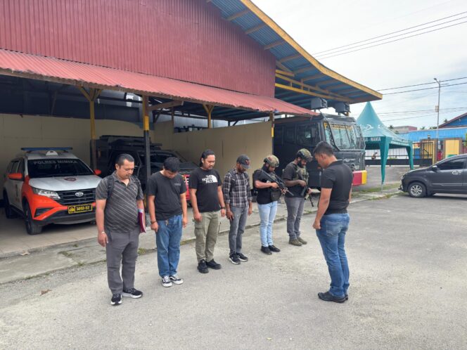 
					Satgas Ops Damai Cartenz Laksanakan Tahap II Penyerahan Tersangka dan Barang Bukti ke Kejaksaan Negeri Nabire