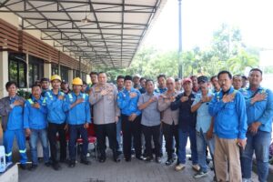 Bakti Sosial Polres Priok berikan bantuan kepada Buruh Tenaga Kerja Bongkar Muat Pelabuhan