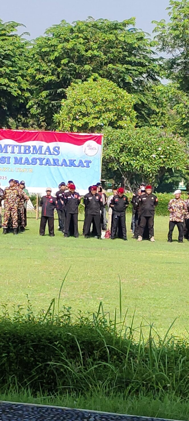 
					Gelar Apel Kamtibmas, Polres Metro Jakarta Timur,,Ajak Warga Jaga Jakarta,Bang Japar : Bukti Nyata Polisi Jaga Warga