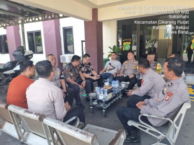 
					Propam Polda Metro Jaya Asistensi Pembinaan Etika Profesi dan Sosialisasi pengawasan PNPP di Polsek Cikarang Pusat