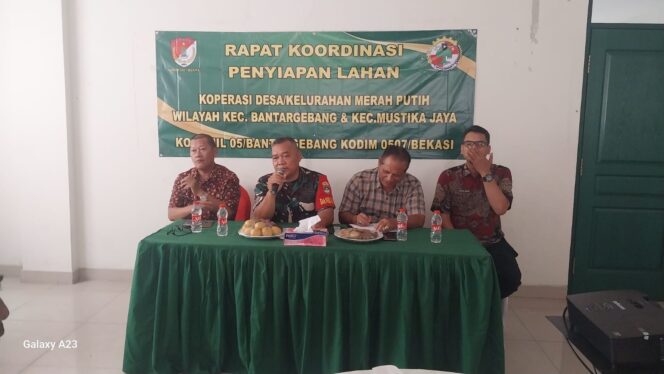 
					Danramil 05/Bantar Gebang Dorong Sinergi TNI, Pemerintah dan Masyarakat dalam Penyiapan Lahan KDKMP, Wujud Dukung Program Pemerintah Pusat