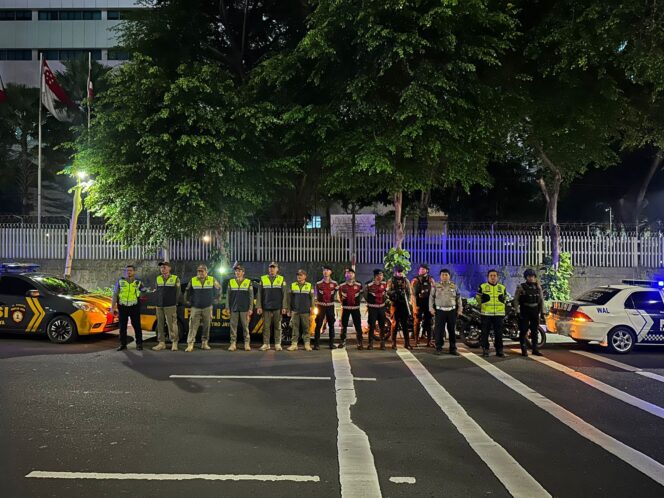 
					Polda Metro Jaya Gelar Patroli Malam, Wujud Nyata Polri Hadir di Tengah Masyarakat
