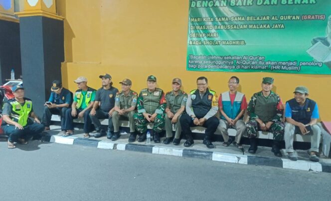 
					Demi Menciptakan Rasa Kebersamaan dan Tanggung Jawab Dalam menjaga Keamanan, Kodim 0505/JT Gelar Patroli Siskamling Bersama Komponen Pendukung di Duren Sawit