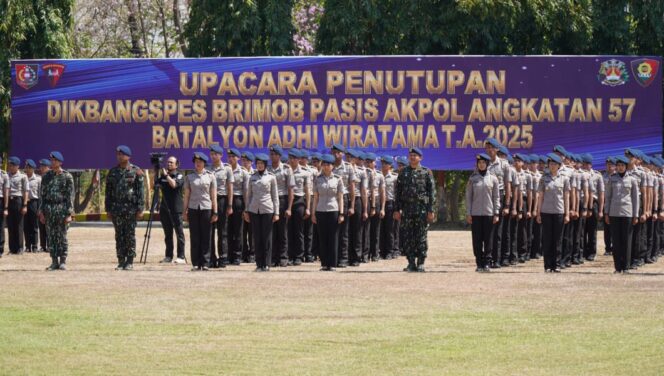 
					Wadankorbrimob Polri Pimpin Penutupan Dikbangspes Dasar Brimob: 249 Pasis Akpol Angkatan 57 Siap Mengabdi untuk Negeri