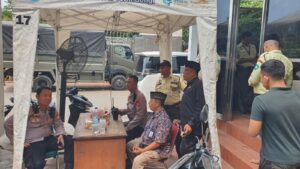 Polsek Sawah Besar Amankan Ibadah Sholat Jumat di Masjid Istiqlal, Pastikan Situasi Kondusif