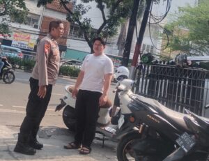 Polri Sambangi Ruko Money Changer, Ingatkan Satpam Perkuat Keamanan