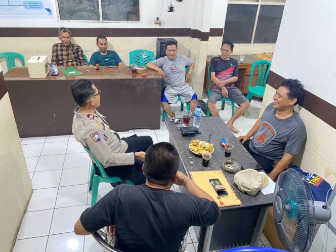 
					Polsek Metro Tanah Abang Perkuat Keamanan Lewat Sambang Pos Kamling RW 07 Karet Tengsin