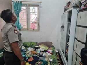 Rumah Dibobol Maling, Warga Jati Asih Hubungi 110 Polisi Langsung Cek TKP